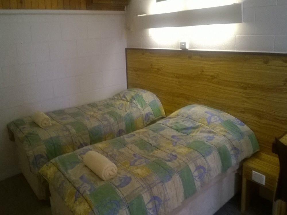 Warren Motor Inn Экстерьер фото