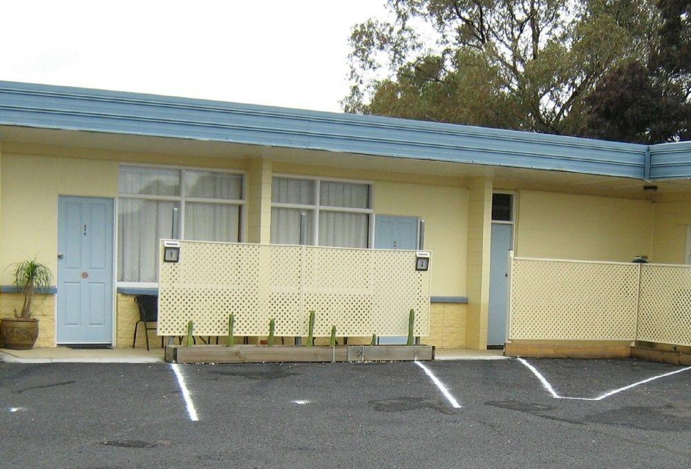 Warren Motor Inn Экстерьер фото