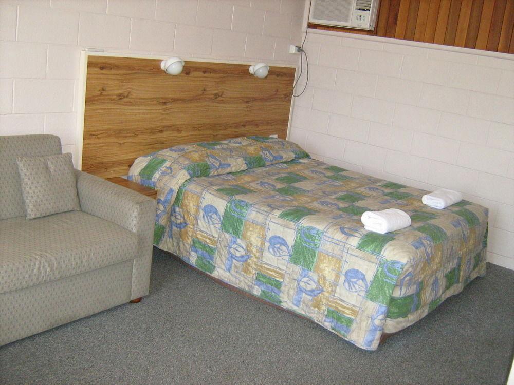 Warren Motor Inn Экстерьер фото