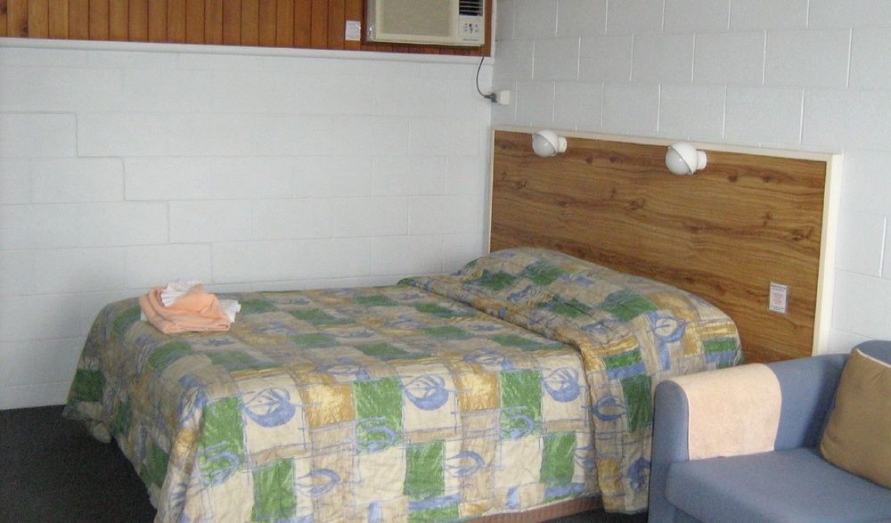 Warren Motor Inn Экстерьер фото