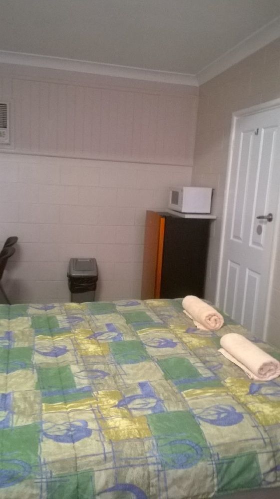Warren Motor Inn Экстерьер фото