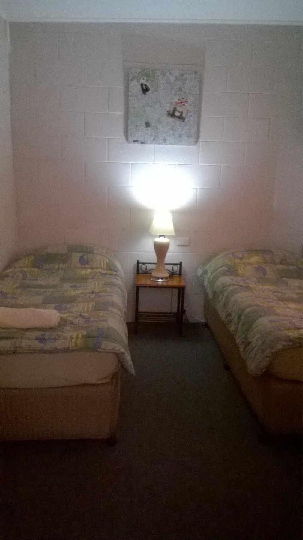 Warren Motor Inn Экстерьер фото